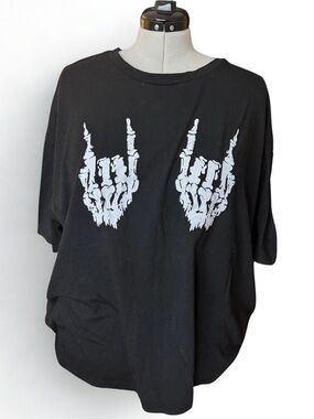 Shein Curve Black Graphic Skeleton Hand Tee 3XL